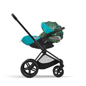 Produktbilden för DJ Khaled-samarbetet Cybex Platinum Priam chassi Cloud T i-Size barnvagn